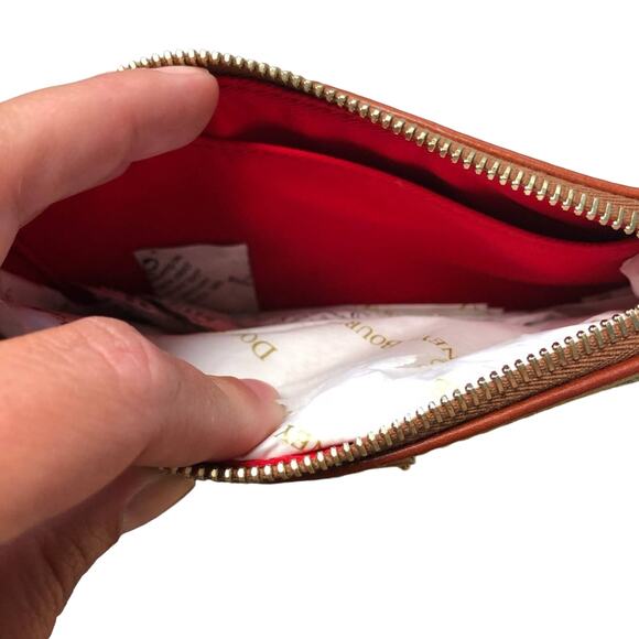 Dooney & Bourke Patriots Leather Wristlet - New with tags - Picture 8 of 10